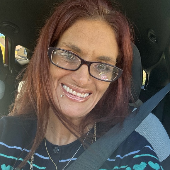 Meet your Posher, Heather - Picture 2 of 3